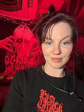 courtneyoccult online show from October 15, 2025, 7:52 am