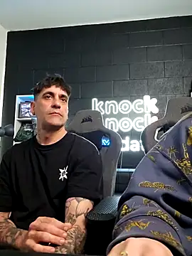 Elnonoykeila77 online show from September 26, 2025, 2:43 pm