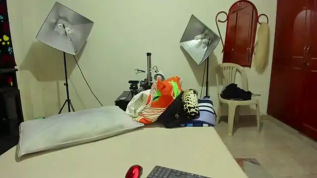 ashley rossez7 online show from December 3, 2024, 12:13 am