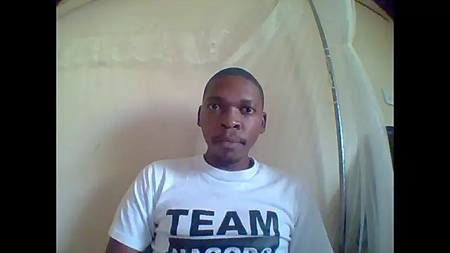 Snapshot of EarthyBull chatting on December 4, 2024, 10:35 am EarthyBull online show from December 4, 2024, 10:35 am