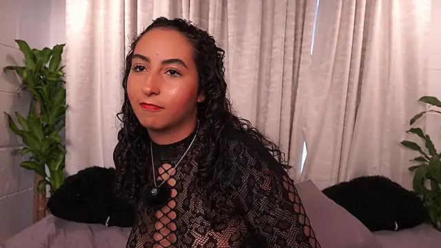 agatha collins  online show from December 17, 2025, 7:31 pm