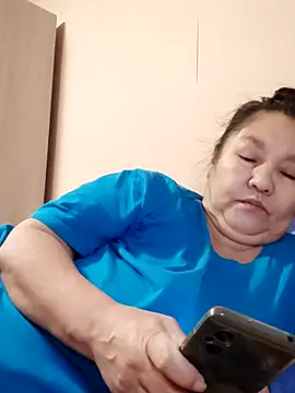 Zulfiya Bruce online show from November 26, 2025, 3:24 pm