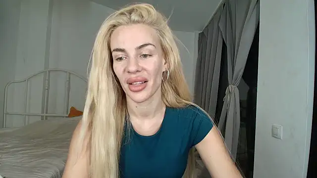 Snapshot of Roshana16 chatting on September 26, 2025, 6:34 pm Roshana16 online show from September 26, 2025, 6:34 pm