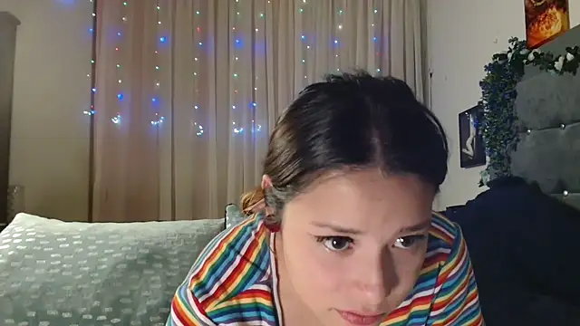 3littleschoolteens online show from November 13, 2025, 5:06 am