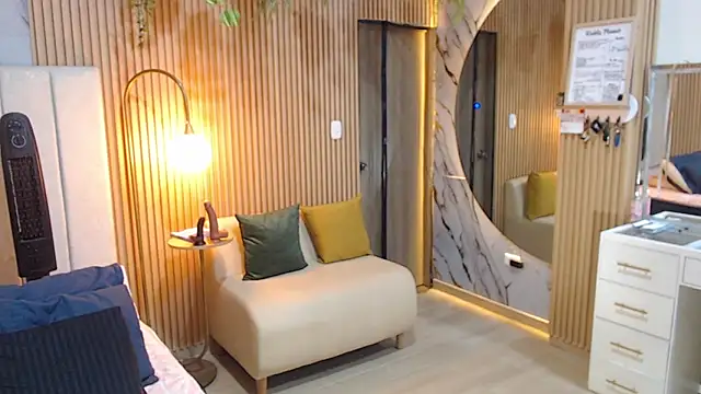 deepieredandwett online show from November 8, 2025, 7:52 am