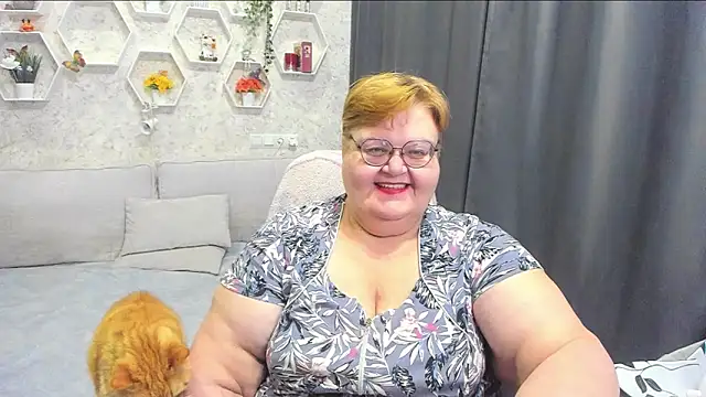  big love  online show from April 8, 2026, 8:31 pm