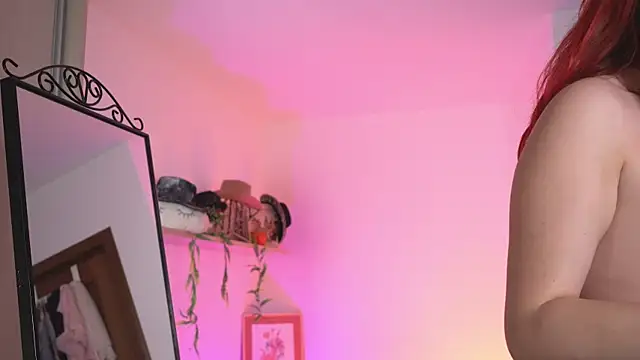 Snapshot of Amaliamour chatting on March 12, 2025, 6:40 am Amaliamour online show from March 12, 2025, 6:40 am