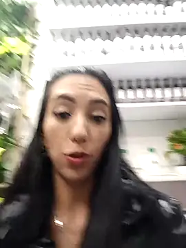 LunaZambrano online show from February 28, 2025, 12:43 am