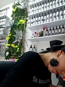 LunaZambrano online show from March 6, 2025, 8:27 pm