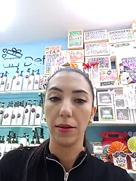 LunaZambrano online show from October 24, 2025, 6:37 pm