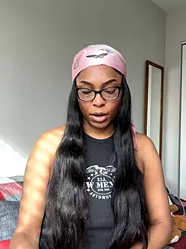 CandyLuxxxx online show from December 7, 2024, 6:04 pm