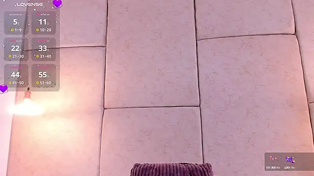 aisha vs online show from February 4, 2025, 11:38 am