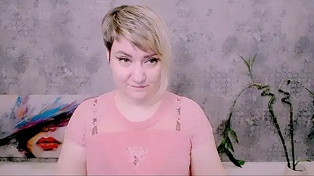 Snapshot of Djullia chatting on April 7, 2026, 6:03 am Djullia online show from April 7, 2026, 6:03 am