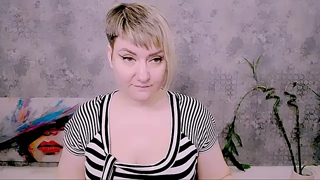 Snapshot of Djullia chatting on April 11, 2026, 8:07 am Djullia online show from April 11, 2026, 8:07 am