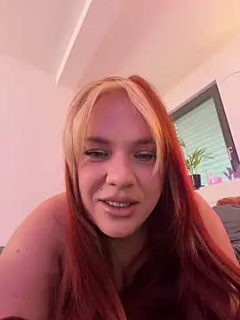 AnjaAmelia online show from April 12, 2026, 9:36 am