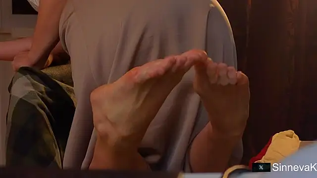 sinteas online show from November 30, 2025, 1:15 pm