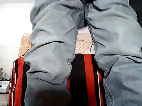 manan28 online show from November 11, 2025, 11:43 am