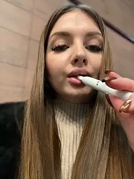 KrisMagnoly online show from January 30, 2025, 5:28 pm