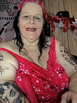 davisdesiresxh online show from February 11, 2025, 2:57 pm