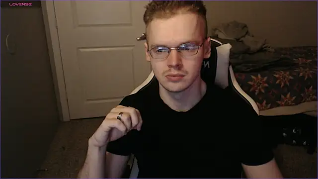 doloresman online show from March 6, 2025, 11:20 pm