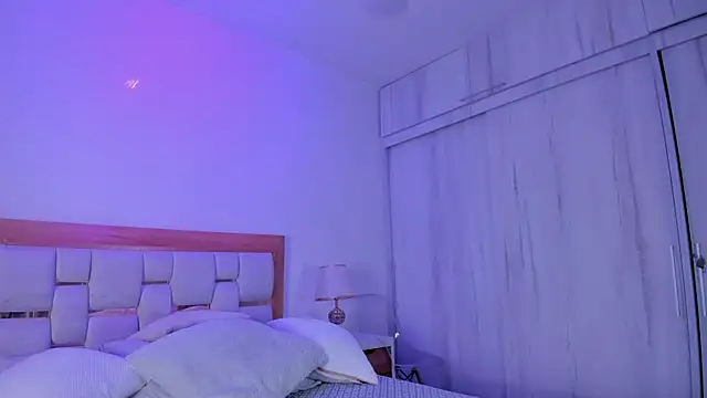 mia hank online show from February 13, 2026, 11:39 am