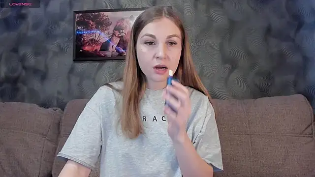 Snapshot of CassieMils chatting on February 17, 2025, 10:51 am CassieMils online show from February 17, 2025, 10:51 am