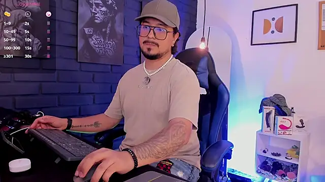 Snapshot of DaviidEvans_ chatting on March 4, 2026, 9:54 pm DaviidEvans online show from March 4, 2026, 9:54 pm