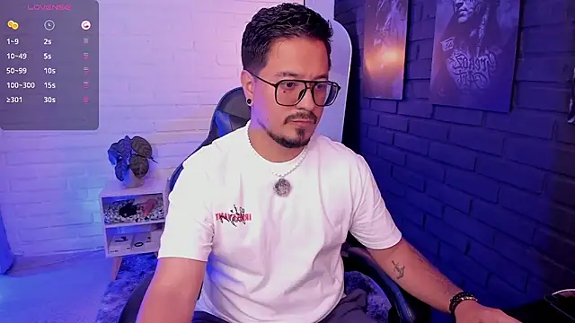 DaviidEvans  online show from May 24, 2026, 1:16 pm