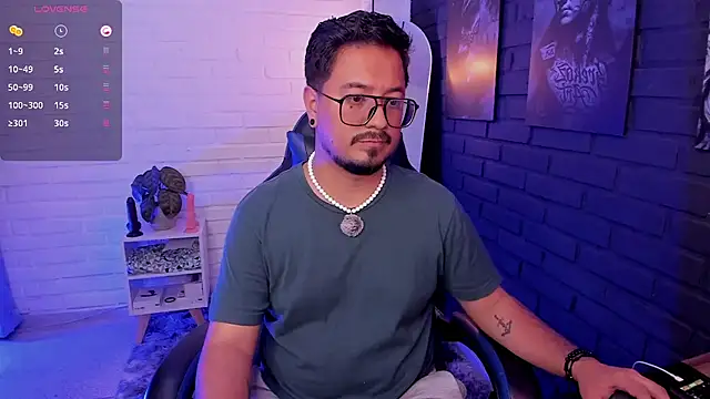 DaviidEvans  online show from May 25, 2026, 1:22 am