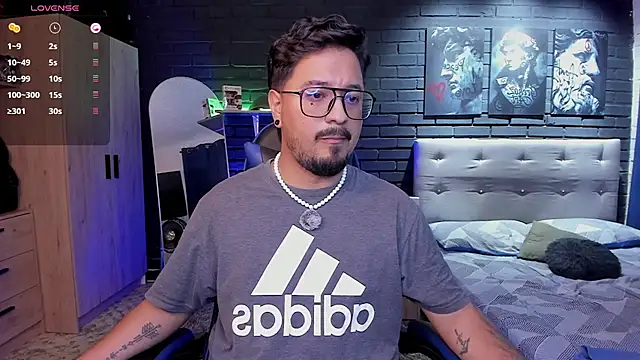 DaviidEvans  online show from June 21, 2026, 9:17 pm