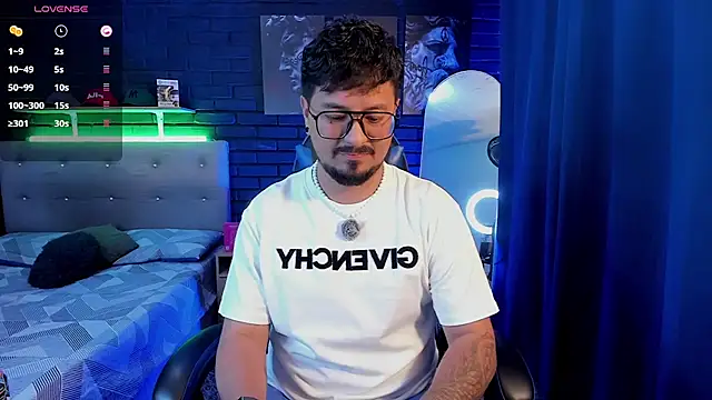 DaviidEvans  online show from June 27, 2026, 7:02 am