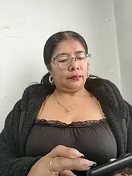   valentina18 online show from December 4, 2025, 1:09 pm