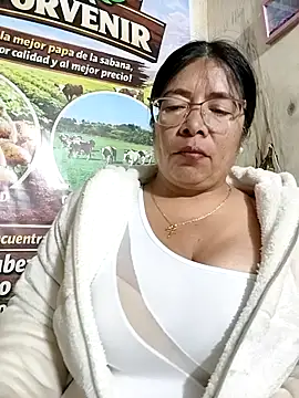   valentina18 online show from March 22, 2026, 1:03 pm