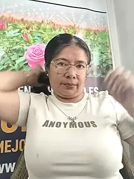   valentina18 online show from April 5, 2026, 1:52 pm