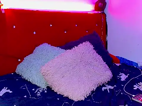 Snapshot of LAICK_01 chatting on December 12, 2024, 5:10 am LAICK 01 online show from December 12, 2024, 5:10 am