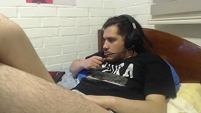 Snapshot of hung_weeb chatting on December 2, 2024, 3:15 am hung weeb online show from December 2, 2024, 3:15 am
