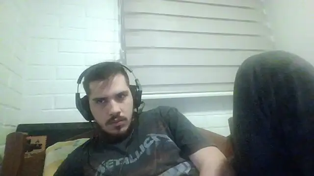 Snapshot of hung_weeb chatting on February 5, 2025, 1:47 am hung weeb online show from February 5, 2025, 1:47 am