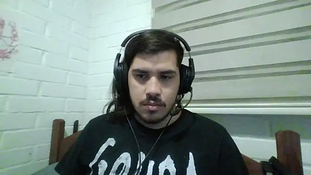 Snapshot of hung_weeb chatting on March 13, 2026, 12:39 am hung weeb online show from March 13, 2026, 12:39 am