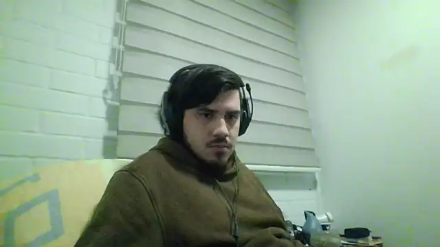 hung weeb online show from June 3, 2026, 1:52 am