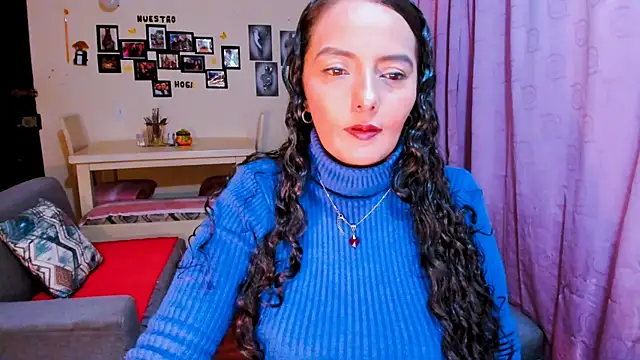 emma luxy online show from March 31, 2026, 11:49 pm