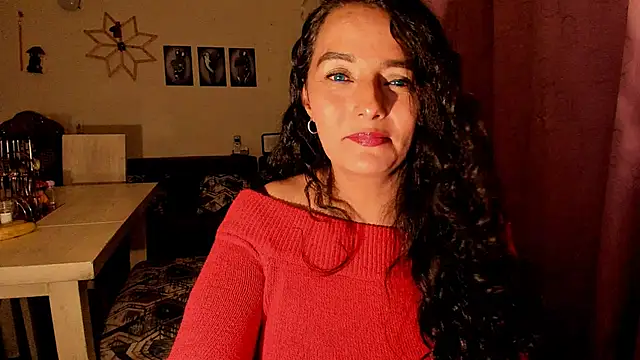 emma luxy online show from April 18, 2026, 7:34 am