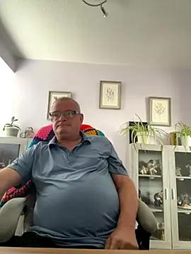 Garry831 online show from October 8, 2025, 2:25 pm