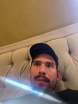 Tomthelong online show from March 12, 2025, 9:56 pm