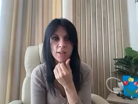 Snapshot of InjaAtHome chatting on June 5, 2026, 7:36 am InjaAtHome online show from June 5, 2026, 7:36 am