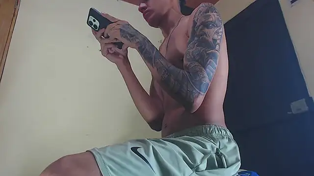 Snapshot of GaboReyes chatting on October 9, 2025, 3:15 am GaboReyes online show from October 9, 2025, 3:15 am