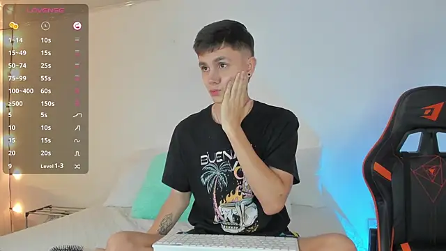 DustinLevine online show from February 10, 2025, 12:39 pm