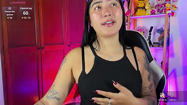 eymy-hadid online show from November 9, 2025, 9:24 pm