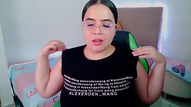 Snapshot of _alicia_z chatting on February 7, 2025, 12:09 am alicia z online show from February 7, 2025, 12:09 am