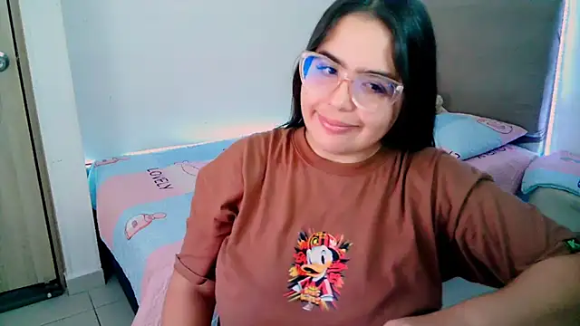 Snapshot of _alicia_z chatting on February 8, 2025, 5:50 pm alicia z online show from February 8, 2025, 5:50 pm