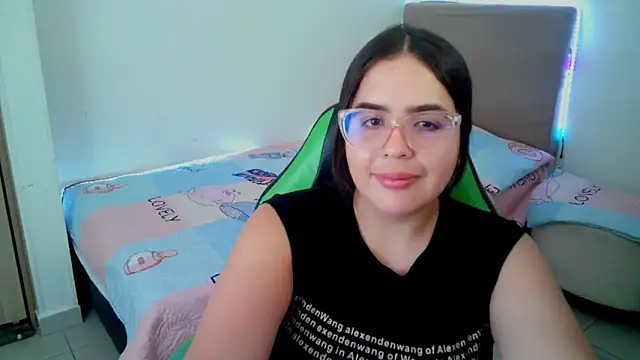 Snapshot of _alicia_z chatting on February 20, 2025, 12:19 am alicia z online show from February 20, 2025, 12:19 am